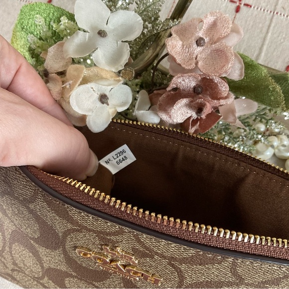 COACH Signature Large Corner Zip Wristlet Wallet Clutch Lg Logo 6648 IME74 New - Picture 5 of 5